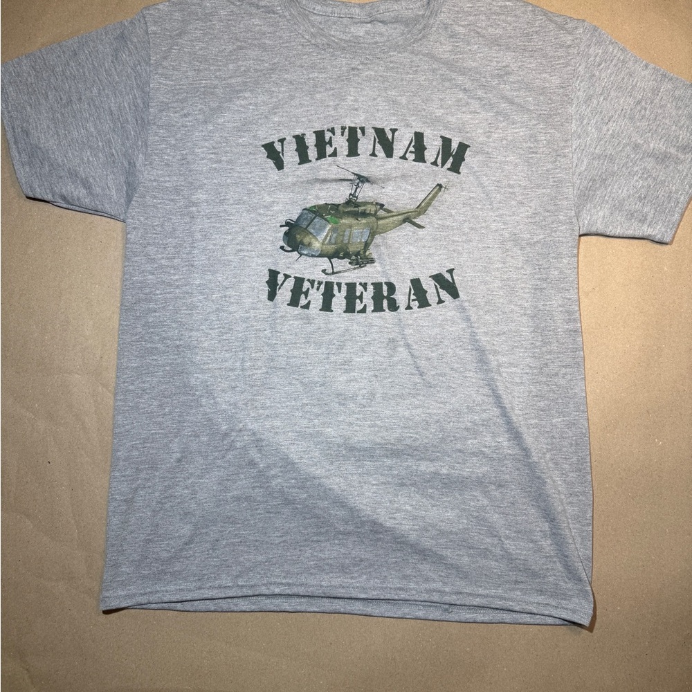 Vietnam Veteran Graphic Tee - Gray with Olive Helicopter